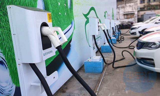 中國截至6月充電基礎設施累計100.2萬臺,同比增加69.3